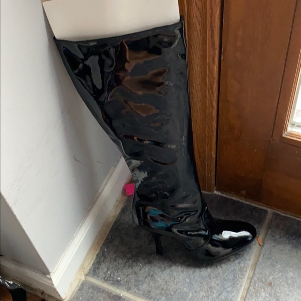 NEW BCBG boots 7.5